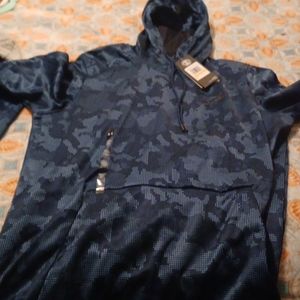 Brand new men's under armour hoodie